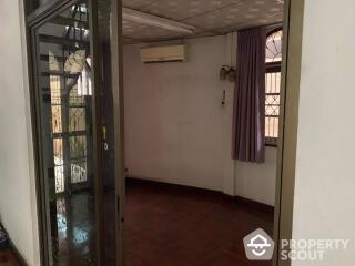 4-BR House near MRT Sutthisan