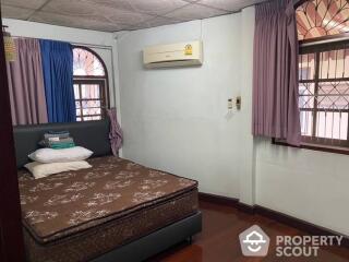 4-BR House near MRT Sutthisan