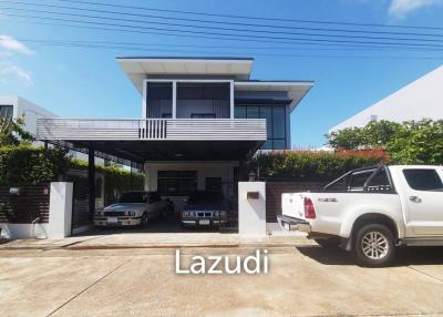 2-Storey Modern House in Project for Sale