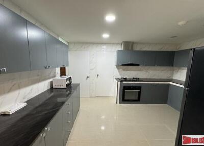 President Park Sukhumvit 24 - 220 sqm. and 3 bedrooms, 3 bathrooms, 1 maid room