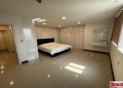 President Park Sukhumvit 24 - 220 sqm. and 3 bedrooms, 3 bathrooms, 1 maid room