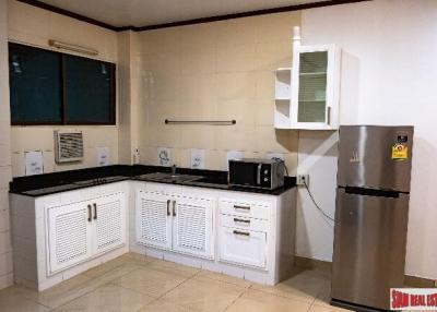 Amazing 3 Bed Townhouse for Rent in Prakanong (New renovated)
