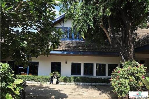 Single Family House with Private Pool in the Heart of the City, Phormphong BTS, Bangkok