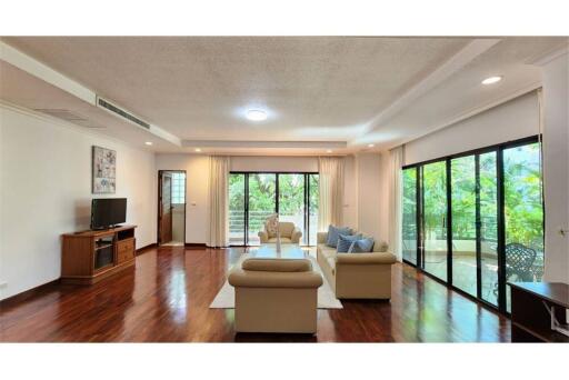 "Elegant Bangkok Condo in Prime Sukhumvit Location"