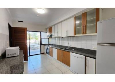 "Elegant Bangkok Condo in Prime Sukhumvit Location"