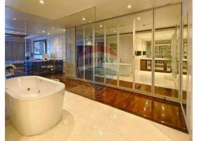 Luxury condo, large room, great view of ICONSIAM. - 920071065-426