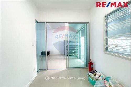 98 Sqm., 4 Beds Townhouse listed for ฿ 3,190,000.