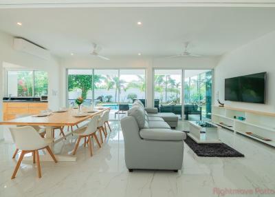 5 Bed House For Sale In East Pattaya - Natheekarn