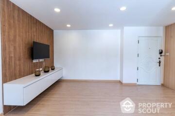 2-BR Condo at 39 Suites near BTS Phrom Phong