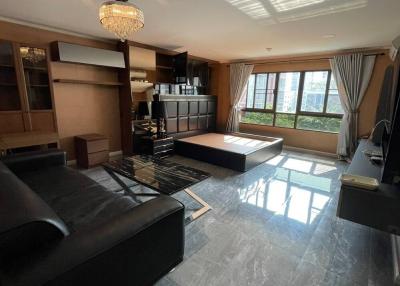 Studio Condo at Lumpini Place Narathiwas 24 in Chong Nonsi