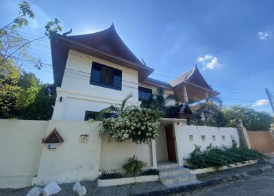 Luxury Custom-Built Pool Villa with 5 bedroom private swimming pool For Sale at Flora Ville, Doisaket ,Chiang Mai
