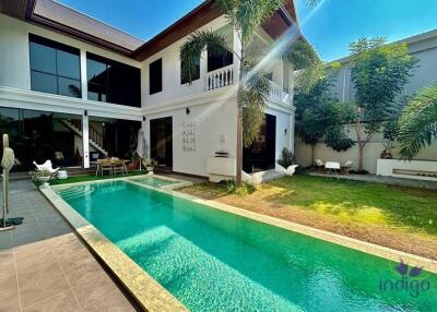 Luxury Custom-Built Pool Villa with 5 bedroom private swimming pool For Sale at Flora Ville, Chiang Mai