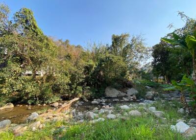 A beautiful plot by the stream in Hang Dong for sale
