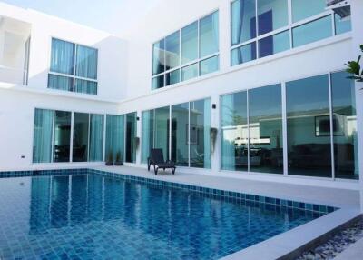 A brand new modern design house for rent or sale in San Sai , Chiang Mai