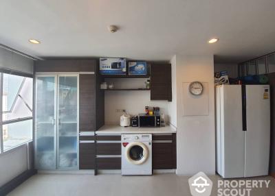 3-BR Condo at Urbana Langsuan Condominium near BTS Ratchadamri (ID 381990)