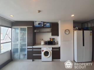 3-BR Condo at Urbana Langsuan Condominium near BTS Ratchadamri (ID 381990)