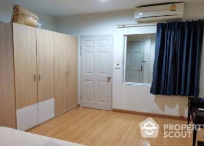 1-BR Condo near MRT Sutthisan (ID 411990)