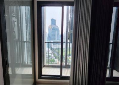 1-BR Condo at Life One Wireless near BTS Phloen Chit