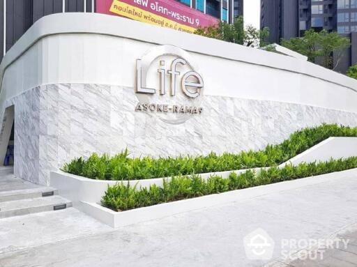 1-BR Condo at Life Asoke - Rama 9 near MRT Phetchaburi