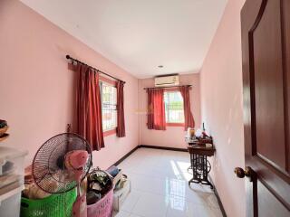 4 Bedrooms Villa / Single House in Siam Place East Pattaya H011712