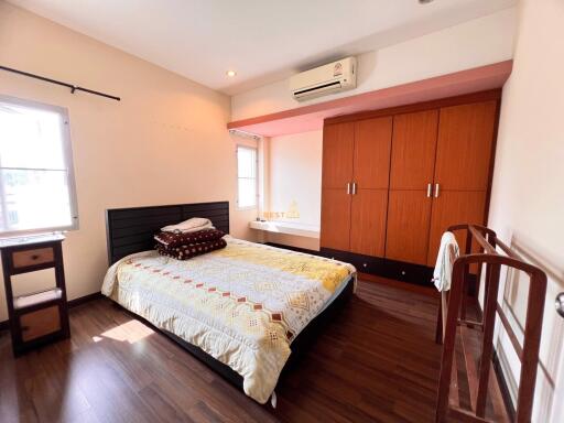 4 Bedrooms Villa / Single House in Siam Place East Pattaya H011712