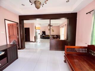 4 Bedrooms Villa / Single House in Siam Place East Pattaya H011712