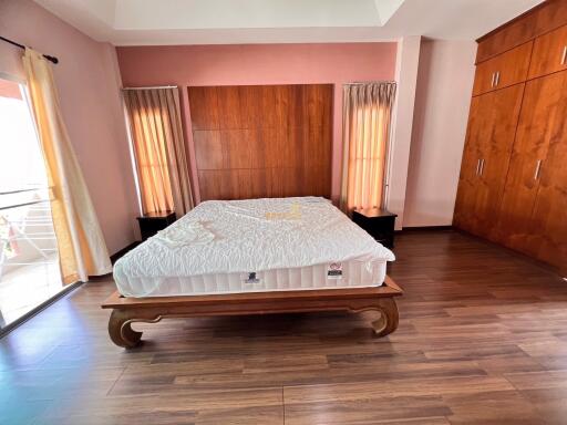 4 Bedrooms Villa / Single House in Siam Place East Pattaya H011712