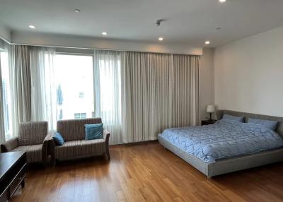 Q Langsuan 2 bedroom condo available to rent