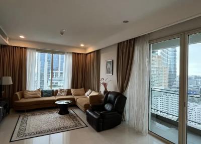 Q Langsuan 2 bedroom condo available to rent