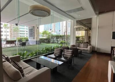 Q Langsuan 2 bedroom condo for rent