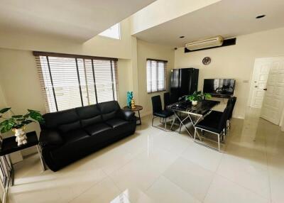 Superb 5 Bedroom Townhouse For Rent in Phrom Phong