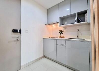 Ideo Mobi Sukhumvit 81 - Renovated Top Floor Duplex with Balcony at Sukhumvit 81, BTS On Nut