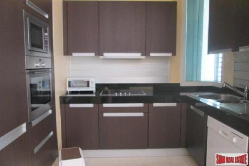 The Infinity Condominium  1 Bedroom and 1 Bathroom, 35 sqm., Chong Nonsi