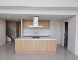 Villa Asoke  4 Bedroom Duplex Penthouse With Large Terrace