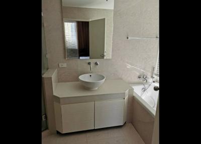 Baan Siri 24  3 Bedroom Condo Phrom Phong Em District