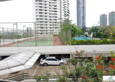 Saichon Mansion  River and Pool Views from this Three Bedroom Condo in Krung Thonburi