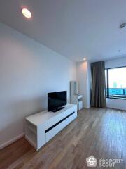 2-BR Condo at The Royal Maneeya Condominium near BTS Chit Lom