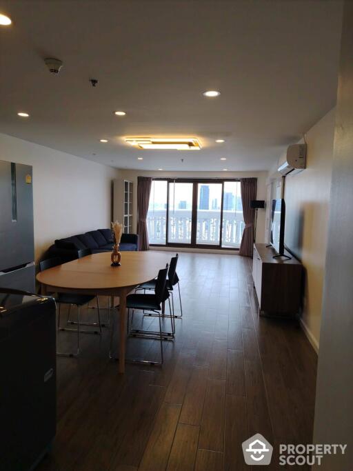 3-BR Condo at Nusa State Tower Condominium near BTS Saphan Taksin