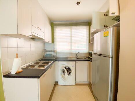 Compact and fully equipped kitchen with modern appliances