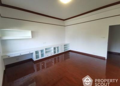 3-BR Apt. near BTS Ekkamai