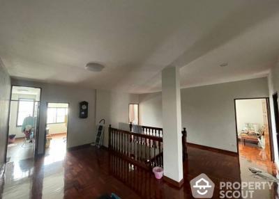 5-BR Townhouse in Bang Khlo