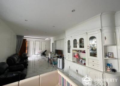 5-BR Townhouse in Bang Khlo