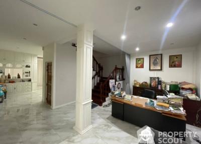 5-BR Townhouse in Bang Khlo