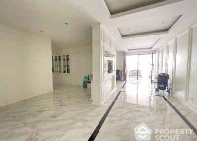 5-BR Townhouse in Bang Khlo