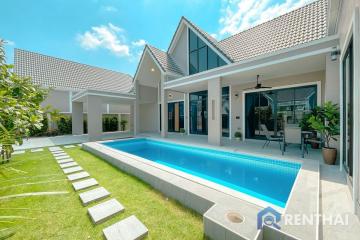 Luxury Nordic Pool Villa Pattaya for sale