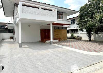 4-BR House in Bang Chak