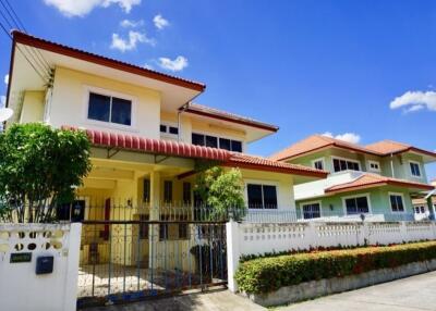 8 bed with 2 houses for sale in San Sai, Chiang Mai