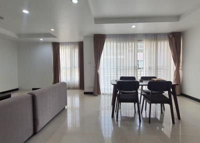 Avenue 61 | Spacious 3 Bedroom Condo For Rent in Ekkamai