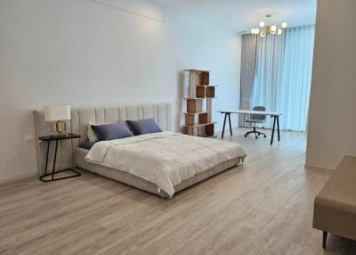 VIVE Krungthep Kreetha  4 Bedroom Luxury House For Rent