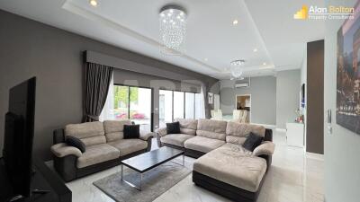 5 Bedrooms 4 Bathrooms in East Pattaya